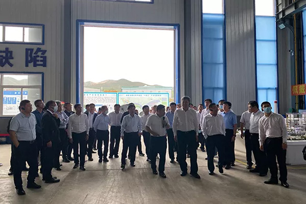 內(nèi)蒙古自治區(qū)黨委常委、通遼市委書記孟憲東攜考察團到一諾環(huán)境考察指導(dǎo)